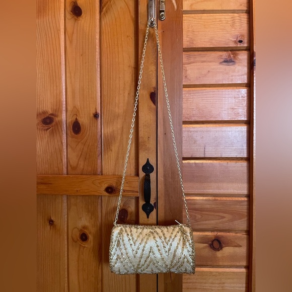 Gold Crossbody VINTAGE Bag with Cylindrical Shape BEADED Design - Picture 2 of 6